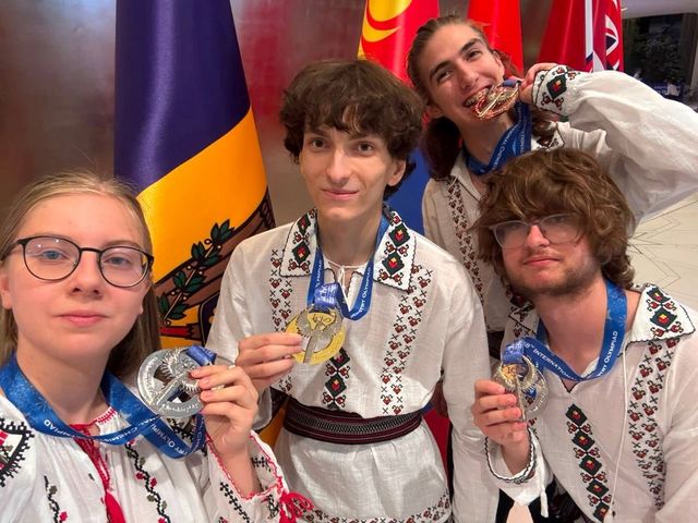 Elevi moldoveni au cucerit patru medalii la Olimpiada Internațională de Chimie