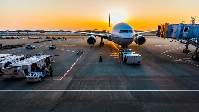 Înșelătorie în numele Aeroportului Otopeni