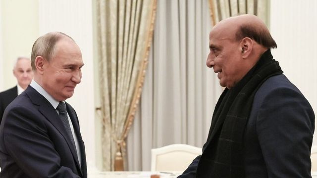 Defence minister Rajnath Singh meets Putin in Moscow, says India will continue to stand by Russia