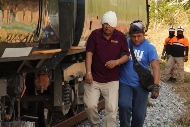 Al menos 13 muertos y 98 heridos en un accidente del tren del Corredor Interoceánico de México