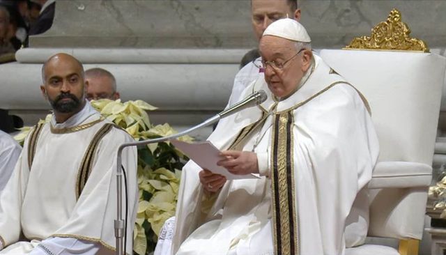 Natale: Papa, nostro cuore a Betlemme, Gesù rifiutato da guerra