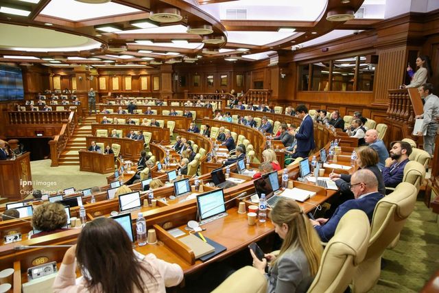 Ședința Parlamentului din 28 mai va include 12 proiecte legislative, printre care ratificarea unui acord cu Slovacia