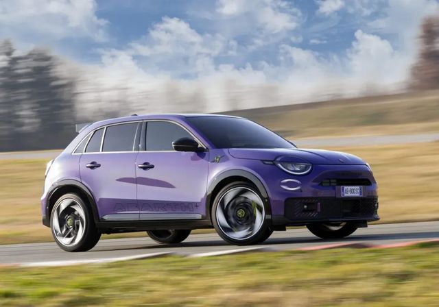 Abarth 600e: El Escorpión más potente de la historia con sensaciones de competición y tecnología de vanguardia