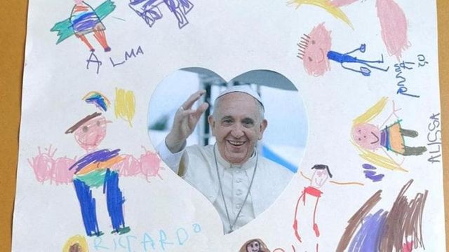 Il Papa migliora ancora, ma il quadro resta complesso