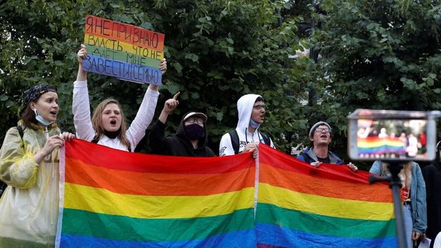 Curtea Supremă a Rusiei interzice mișcarea LGBT calificând-o drept „extremistă”