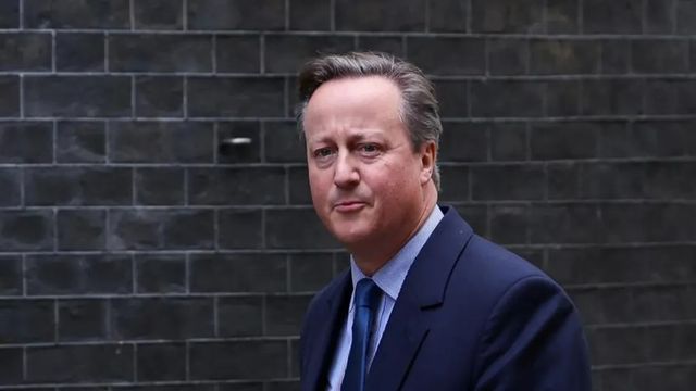 David Cameron vuelve a retirarse de la primera línea política