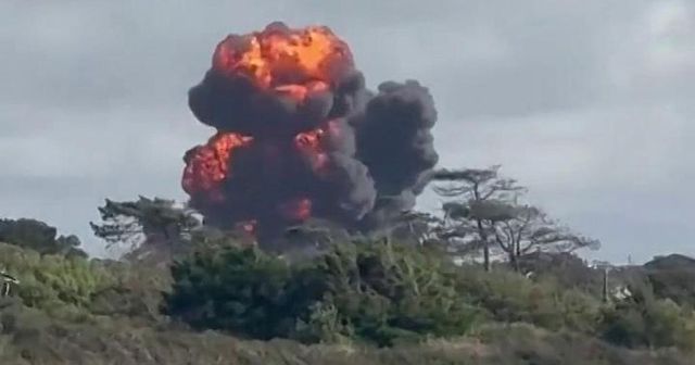 Un jet della Royal Air Force si schianta in Galles, i piloti si salvano con il paracadute