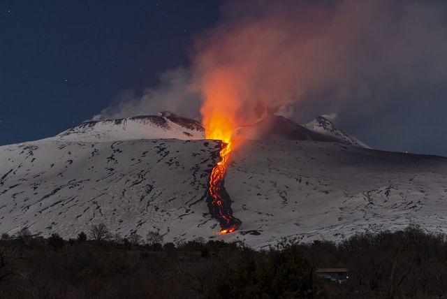 Eruzione Etna, la situazione all'aeroporto di Catania oggi