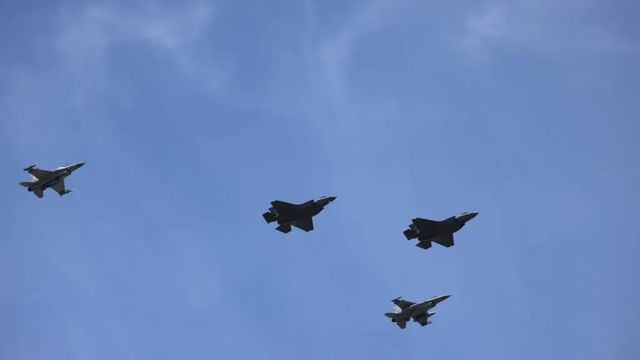 Румъния вдигна два изтребителя F-16 с цел, след като засече украински дрон