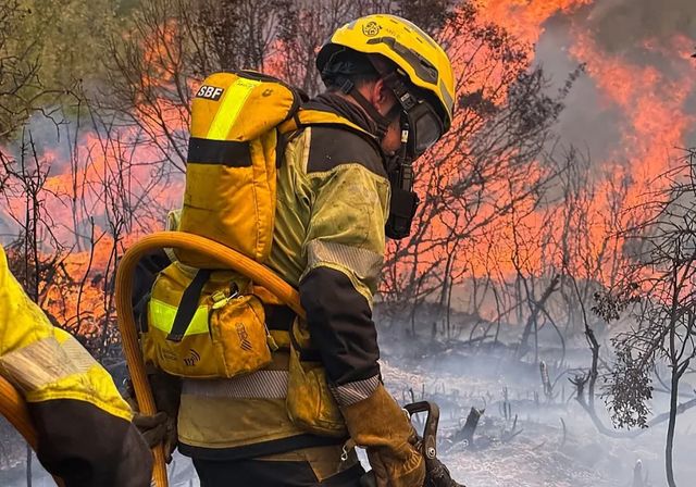 La evolución del incendio de Castellón permite que los desalojados vuelvan a sus casas