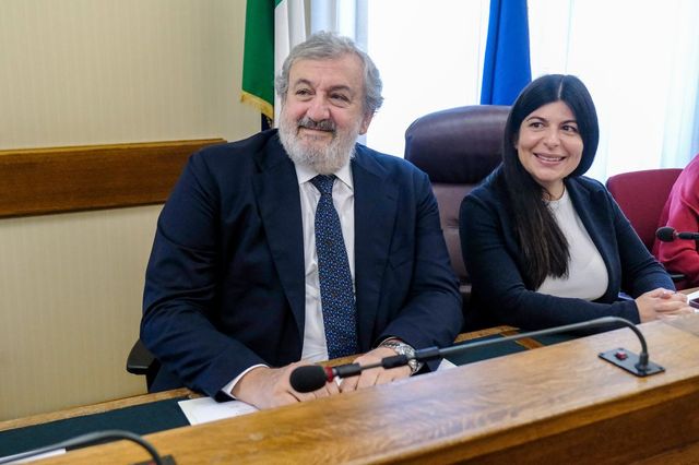 Puglia, il presidente della Regione, Michele Emiliano, sentito in Commissione antimafia: segui la diretta tv
