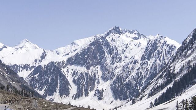 Avalanche In Badrinath, Over 55 Workers Trapped Under Snow On Uttarakhand Highway