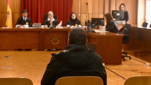 «Me dijo que me daría 3.000 euros a cambio de perder la virginidad con él»