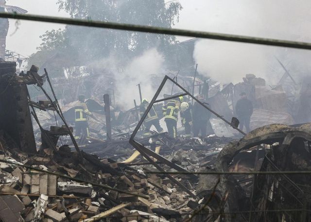 Kiev, 'almeno 10 civili uccisi in raid russi in 24 ore'