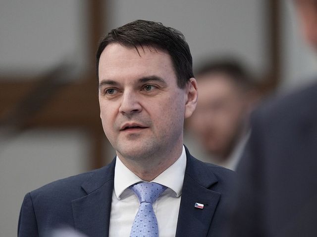 Německý ministr a bavorský premiér si sudetský sjezd v Brně neužijí, řekl Macinka