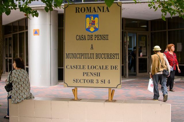 Românii își doresc o pensie de 1.000 de euro pe lună, dar economisesc prea puțin pentru bătrânețe