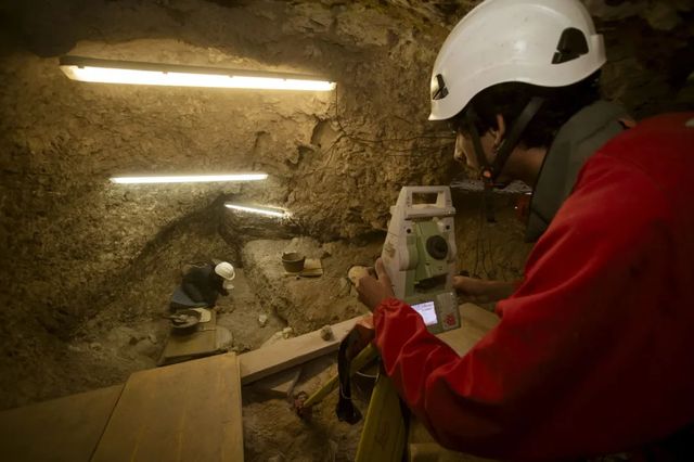 Descubren un caso de canibalismo en Atapuerca de hace 5.700 años: once invididuos fueron despiezados, cocinados y devorados