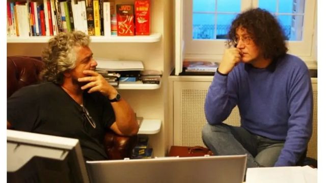 Grillo posta una foto con Casaleggio e annuncia ‘un messaggio delicato’