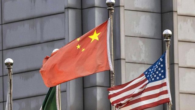 Cina, stop all'export verso Usa di materiali per microchip