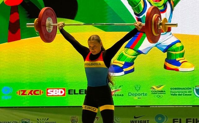 Halterofila Nicoleta Cojocaru a cucerit trei medalii de aur la Campionatul Mondial din Columbia