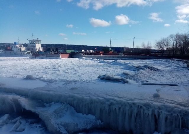 Circulația bacului de la Molovata, perturbată din cauza gheții pe Nistru