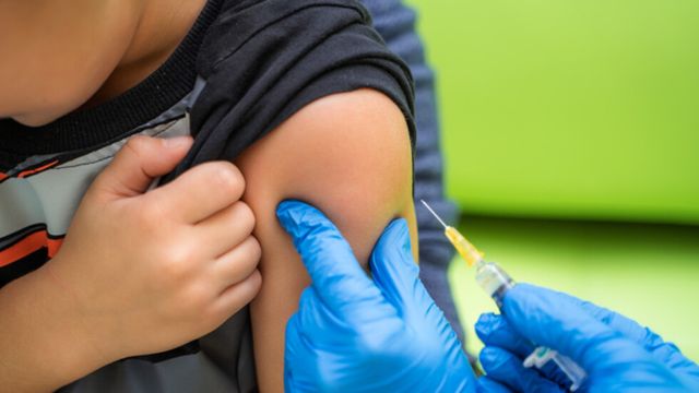 Френският здравен регулатор предложи ваксинация на уязвими деца от 5 до 11 години