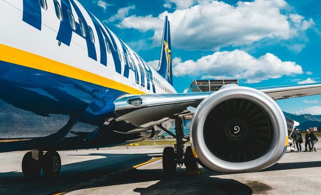 Bilete de avion mai scumpe la Ryanair în acestă vară