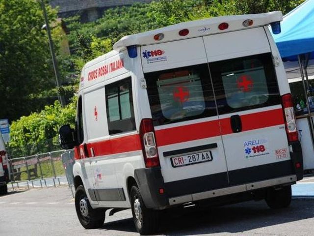 Roma, donna di 53 anni muore in uno scontro frontale sulla via Campagnanese