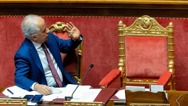 Sicurezza, oggi il decreto. Mantovano da Mattarella, ritocchi su fermo e scudo