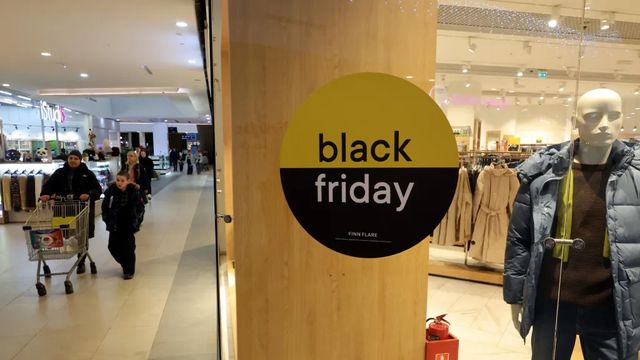 Consumo alerta que siete de cada diez supuestas rebajas de 'Black Friday' son falsas