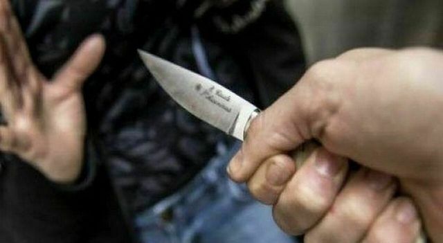 Napoli, 23enne accoltellata alla schiena: muore in ospedale