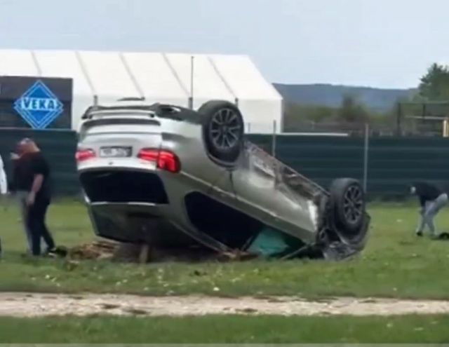 Accident grav în Bălți: Un BMW s-a răsturnat după impactul cu o Skoda