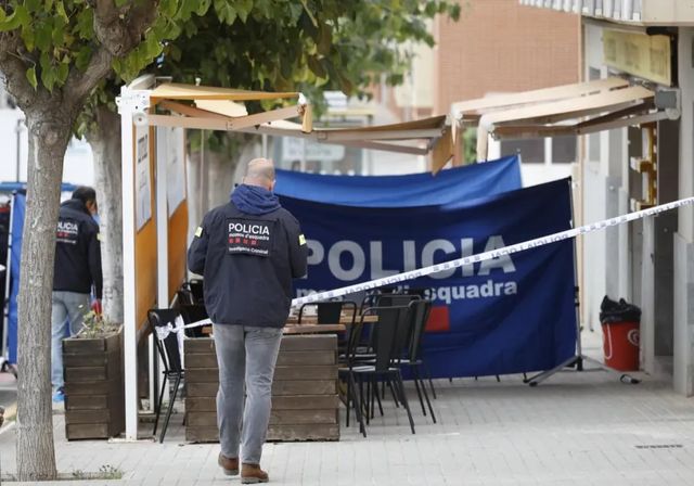 Vandalizan una heladería de Barcelona tras una queja por no atender en catalán