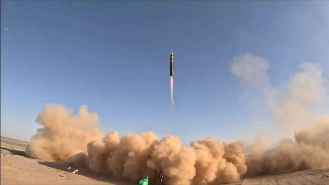 Iranul anunță că a lansat cu succes o rachetă balistică