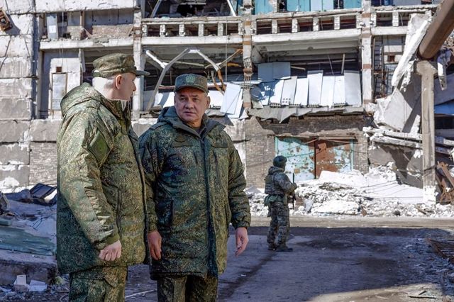 Ministrul rus Serghei Șoigu face vizite-fulger în Ucraina și le anunță după ce a plecat de acolo