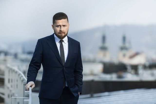 ČNB podle Michla nesmí podcenit dopady války v Íránu, má být připravena zvýšit sazby