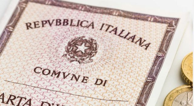 Da oggi la carta d'identità cartacea non è più valida per espatrio
