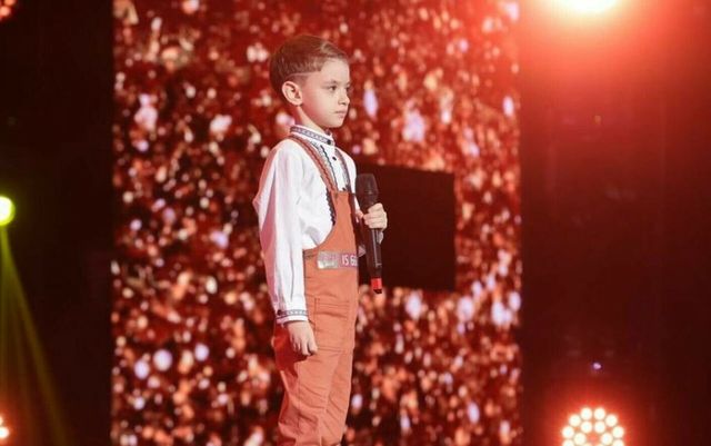 Primul Golden Buzz din sezonul 13 de la Românii au talent a fost dat pentru un monolog plin de patriotism al unui băiat de 7 ani