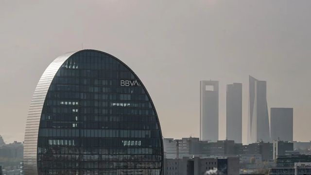 BBVA pagará en octubre el mayor dividendo a cuenta de su historia en plena opa a Sabadell