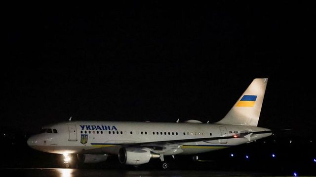 În drum spre New York, Volodimir Zelenski s-a întâlnit cu șeful CIA pe un aeroport din Irlanda