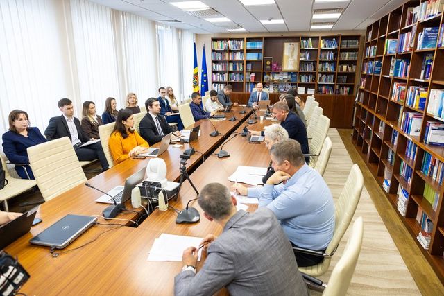 Guvernul vrea să mai împrumute 150 de milioane de euro de la BERD pentru a finaliza reabilitarea traseului Chișinău-Leușeni