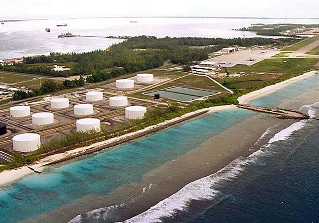 Irán ataca Diego García tras autorizar el Reino Unido el uso de sus bases a Estados Unidos