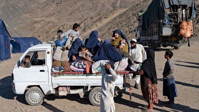 UN agency urges Pakistan to halt expelling Afghans during winter