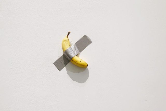 La banana di Cattelan all'asta da Sotheby's