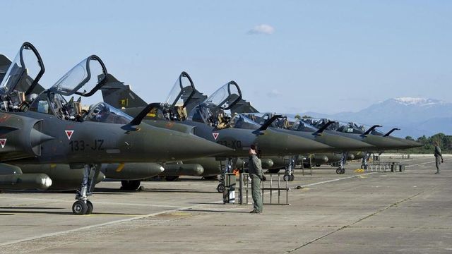 Ucraina, Francia consegna a Kiev primi caccia Mirage 2000