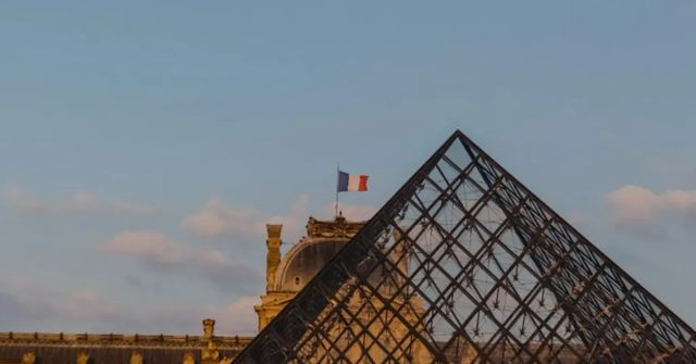 Za loupeží v Louvru jsou malí zločinci, ne organizovaný zločin, uvedla prokuratura