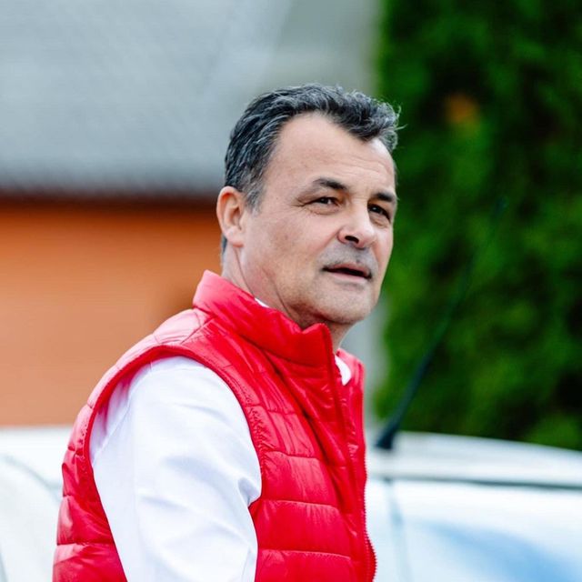 Primarul din Livezile, cercetat pentru agresiune sexuală, arestat preventiv în dosarul imaginilor intime apărute din biroul primăriei