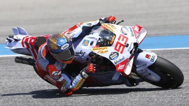 Marc Márquez se cuela en el duelo Martín-Bagnaia