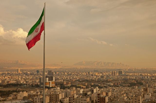 Iranul a ales un nou lider suprem după moartea ayatollahului Ali…