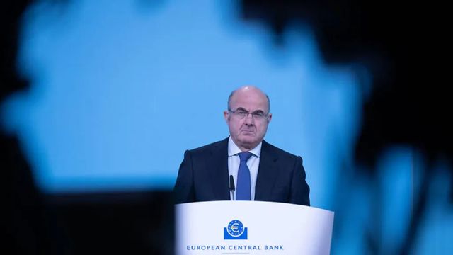 Guindos critica la ruptura del «pacto de caballeros» para renovar el Banco de España